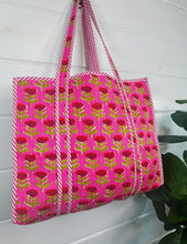 Load image into Gallery viewer, Quilted Tote Bag Pink Floral
