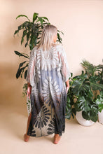 Load image into Gallery viewer, Ombre Lace Kimono
