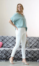 Load image into Gallery viewer, Summer Lovin’ White Jeans
